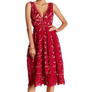 Romeo And Juliet couture double v lace midi dress